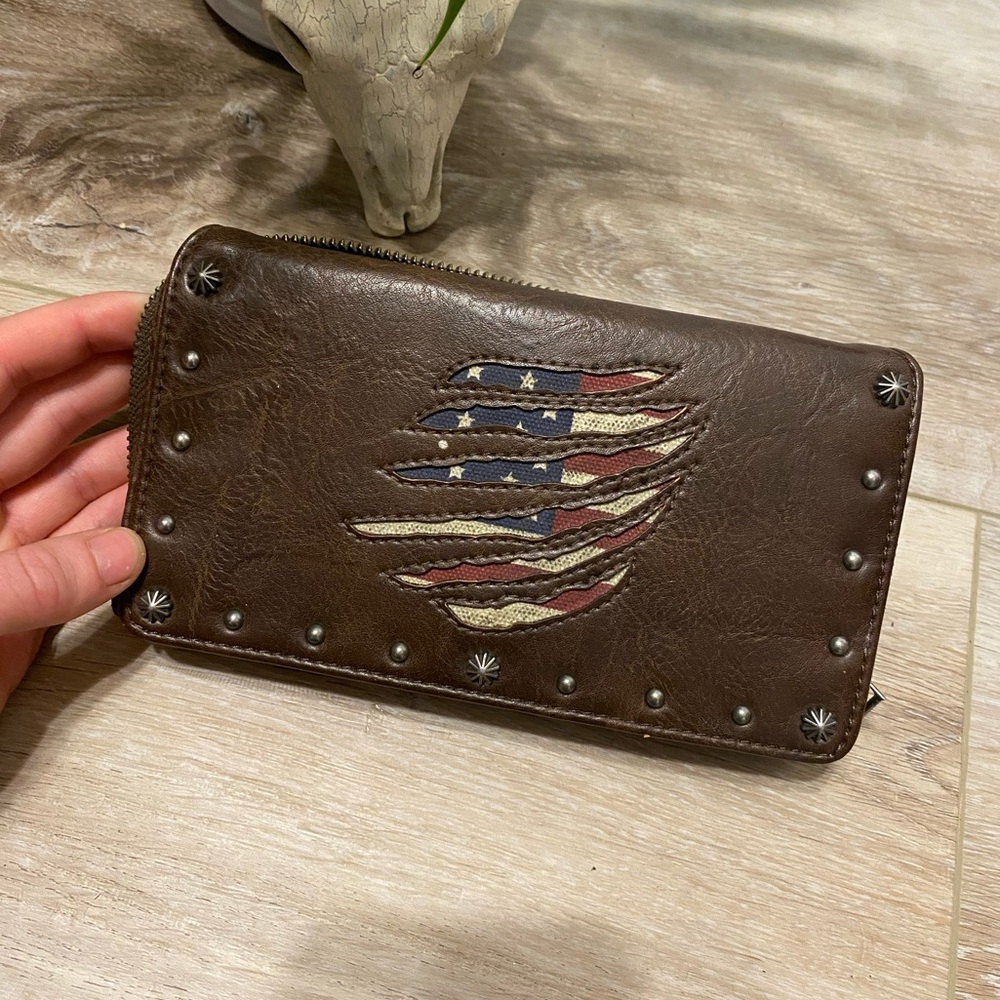 Shyanne Flag Wallet!